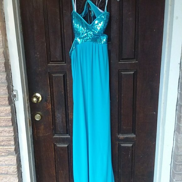 Dress - Picture 1 of 3